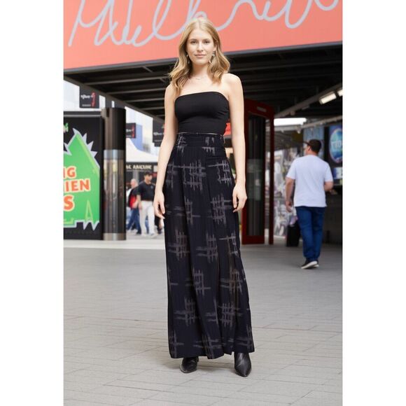 Whimsigoth 90s Black & Gray Pleated Maxi Skirt With a hashtag Print Size S - Picture 11 of 13